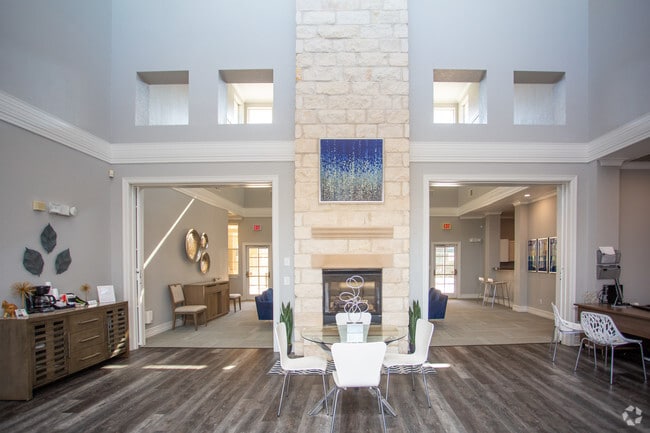 Leasing Office - Woodridge Apartments