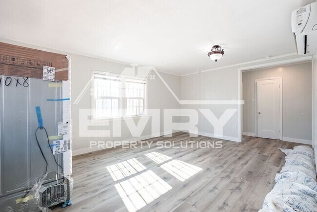 Foto del edificio - MOVE IN READY 2 BEDROOM 1 BATHROOM HOME IN LYNWOOD CA 90262