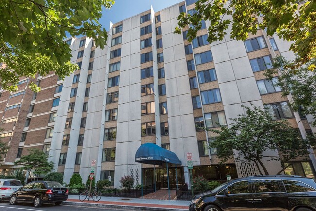 Building Photo - 24-hour Concierge/ Logan Circle// All Util...