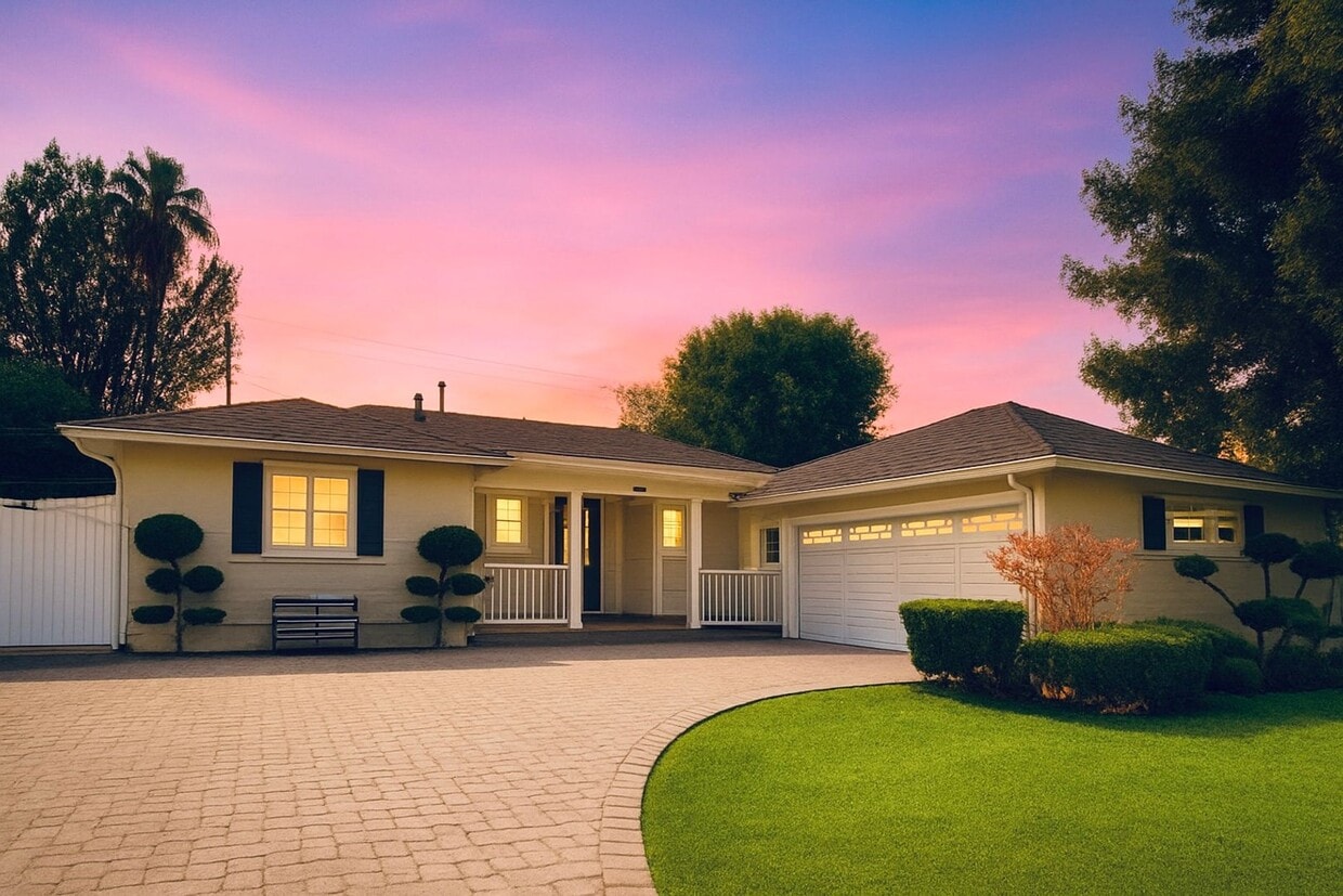 Primary Photo - Beautifully updated 3bed/2bath Single-Leve...