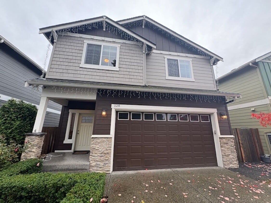 Beautiful 4-bedroom 2.5 bath home - Beautiful 4-bedroom 2.5 bath home