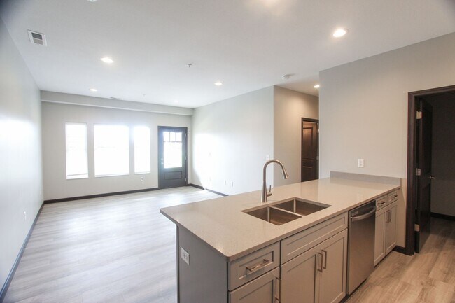 Foto del edificio - New! Beautiful 2 Bed, 2 Bath Apartment in ...