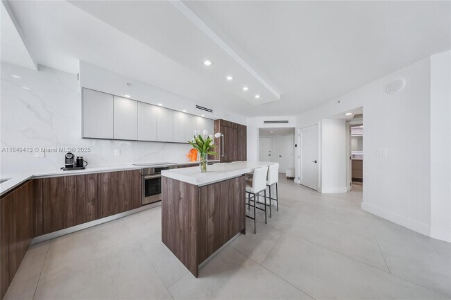 Foto del edificio - 1330 West Ave