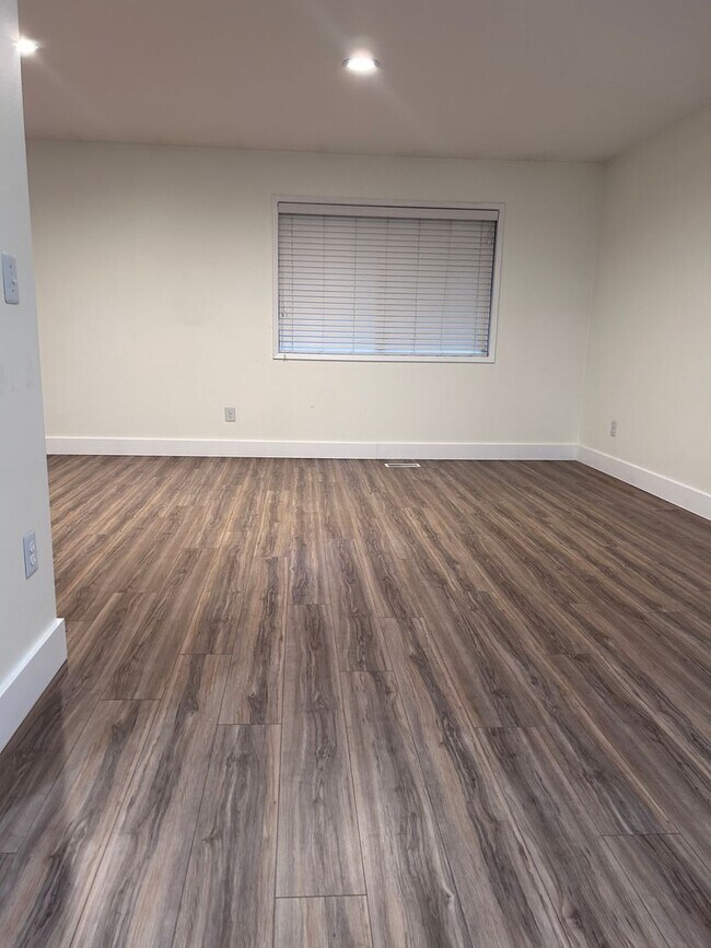 Foto del edificio - Southhill Duplex