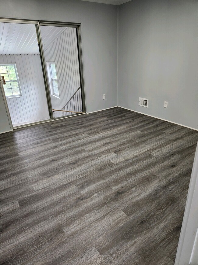 Foto del edificio - 820 E Steele Rd