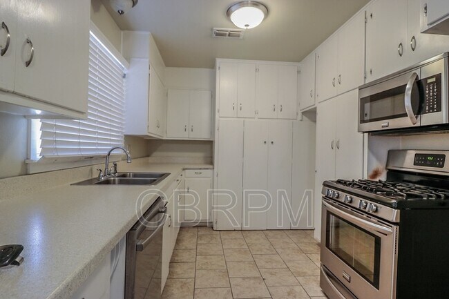 Building Photo - 3008 57th St