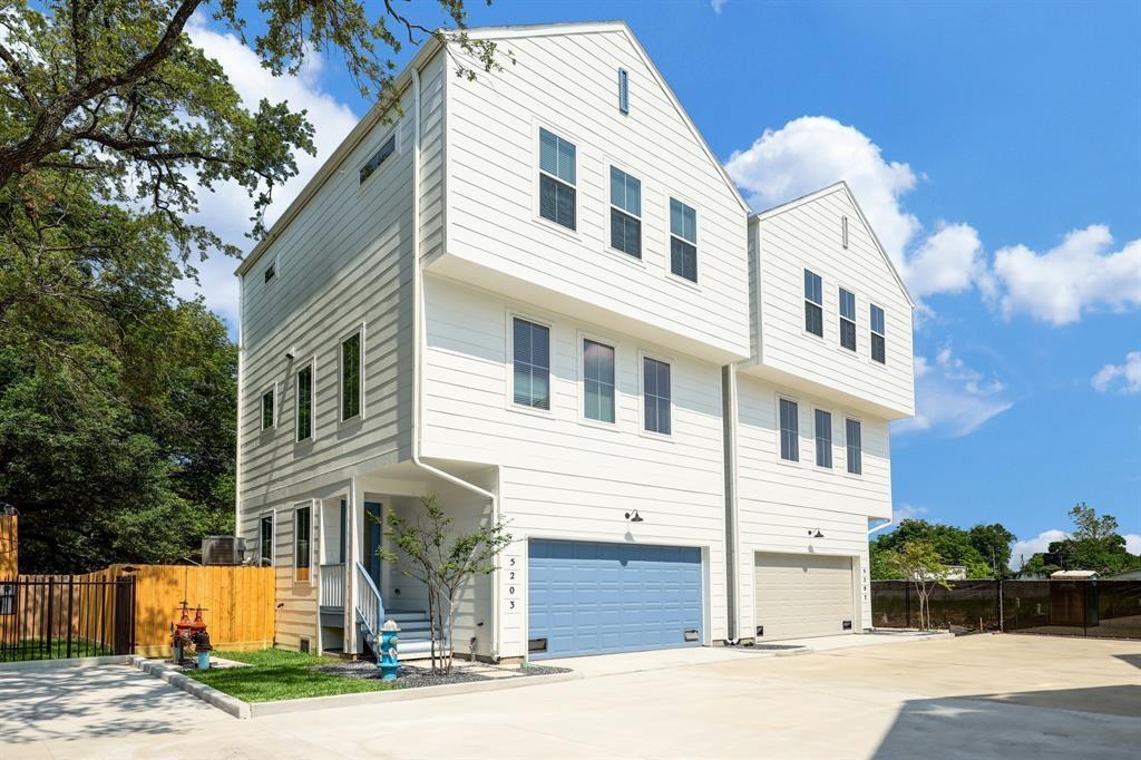 Foto principal - 5207 Burress Springs Ln