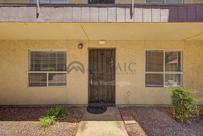 Foto del edificio - 461 W Holmes Ave