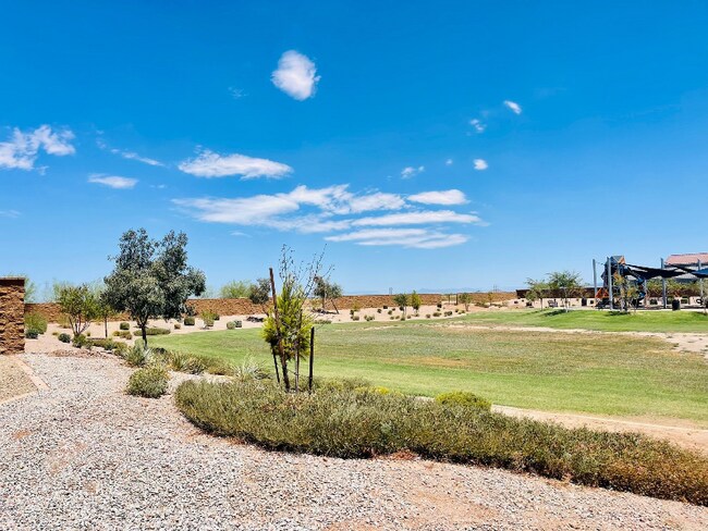 Building Photo - 40750 W Hillman Dr