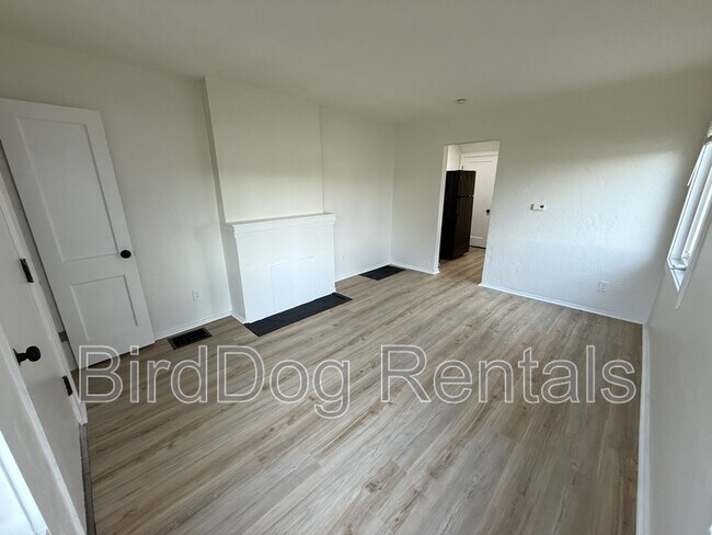 Foto del edificio - 710-712 Frebis Avenue - 712