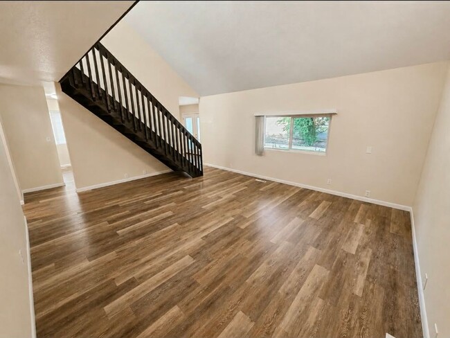 Foto del edificio - 2532 W 3rd St