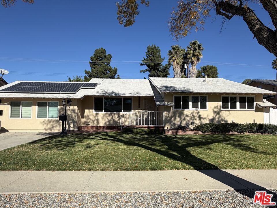 Primary Photo - 22341 Burton St