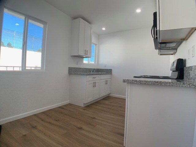 Building Photo - 1148 E Century Blvd