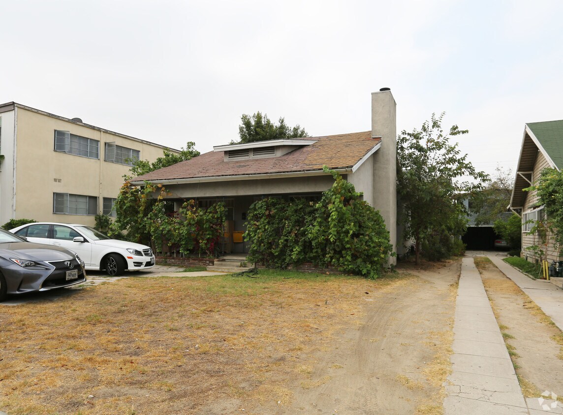 Foto del edificio - 352 W Milford St