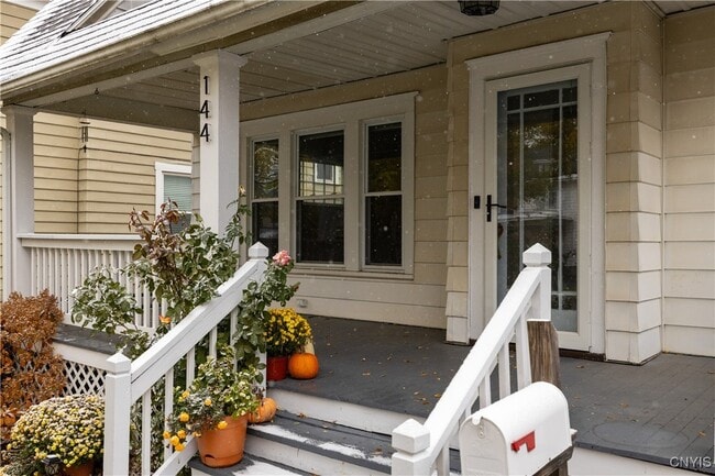 Building Photo - 144 Durston Ave