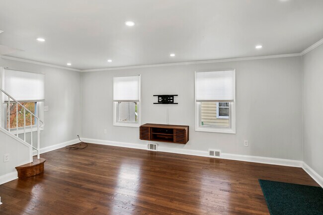 Foto del edificio - 5911 Brackenridge Ave