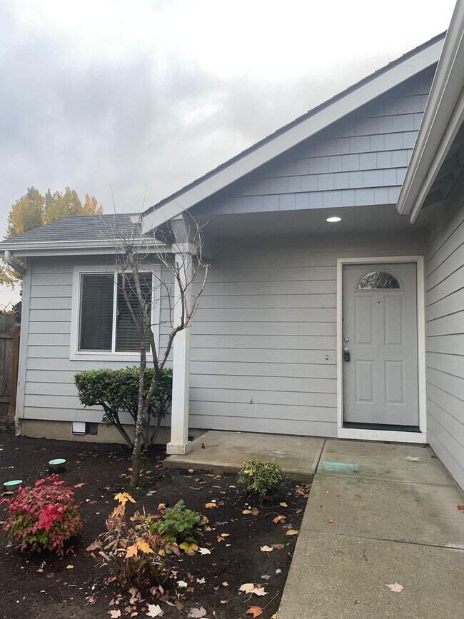 Building Photo - 3536-3538 Fisher Ct NE Salem, OR 97305