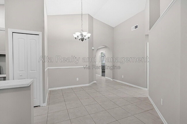 Building Photo - 9569 Sugar Hollow Ln