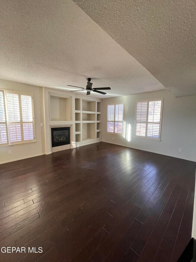 Building Photo - 206 Vic Clark Ct