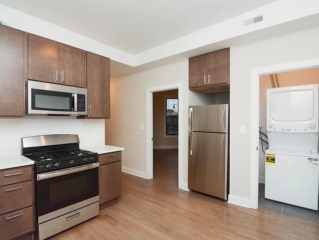 Foto del edificio - 3409 W Fullerton Ave