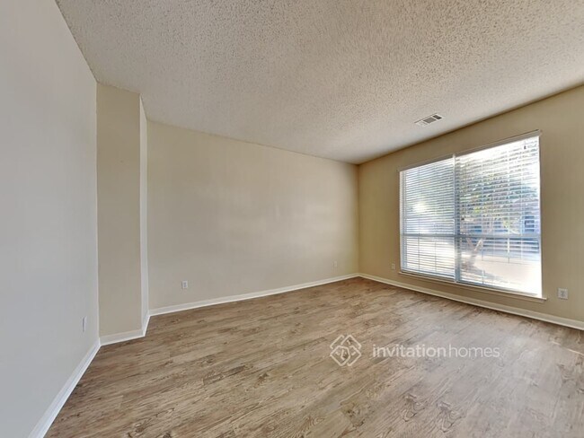 Building Photo - 7402 Euclid Dr