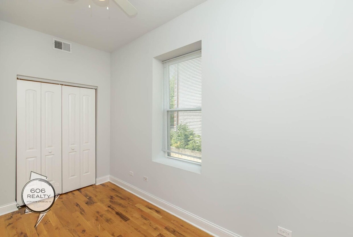 Building Photo - 1501 N Talman Ave