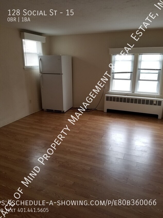 128 Social St Unit 15, Woonsocket, RI 02895 Room for Rent in