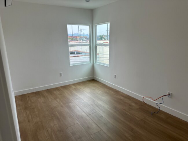 Foto del edificio - 2010 Vineyard Ave