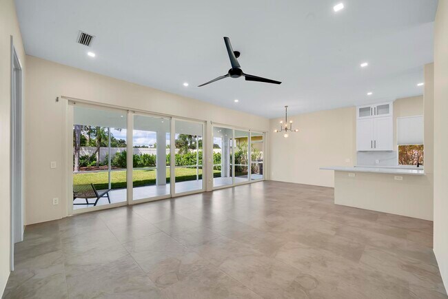 Foto del edificio - 176 NW Bentley Cir