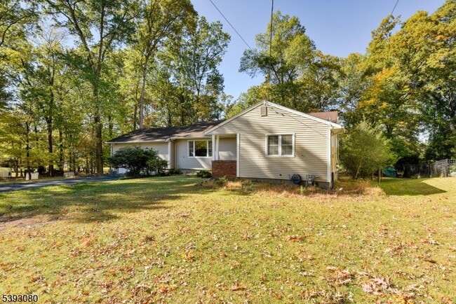 Building Photo - 109 Edgewood Dr
