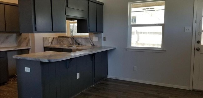 Foto del edificio - 6339 Granbury Rd