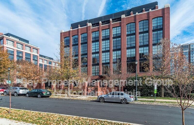 Primary Photo - 1615 N Queen St