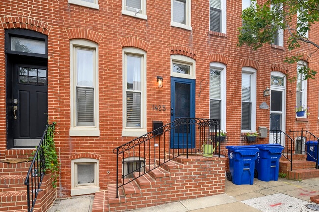 Photo - 1425 Covington St Townhome
