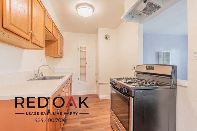 Foto del edificio - Lovely Top Floor One Bedroom with Sunlit S...