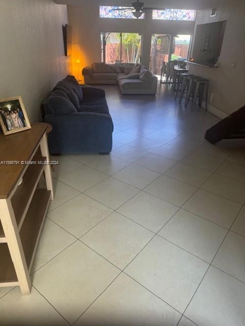 Foto del edificio - 8400 NW 8th St