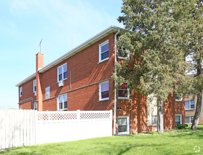 Building Photo - 630 S Iowa Ave