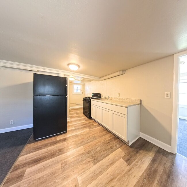 Foto del edificio - 2938 E Euclid Ave