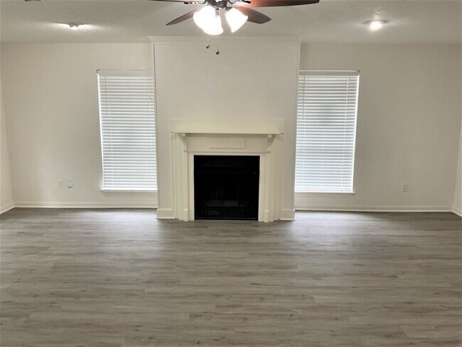 Building Photo - 9511 Rannock Way