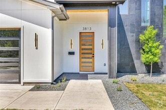 Building Photo - 3813 Cortez Dr