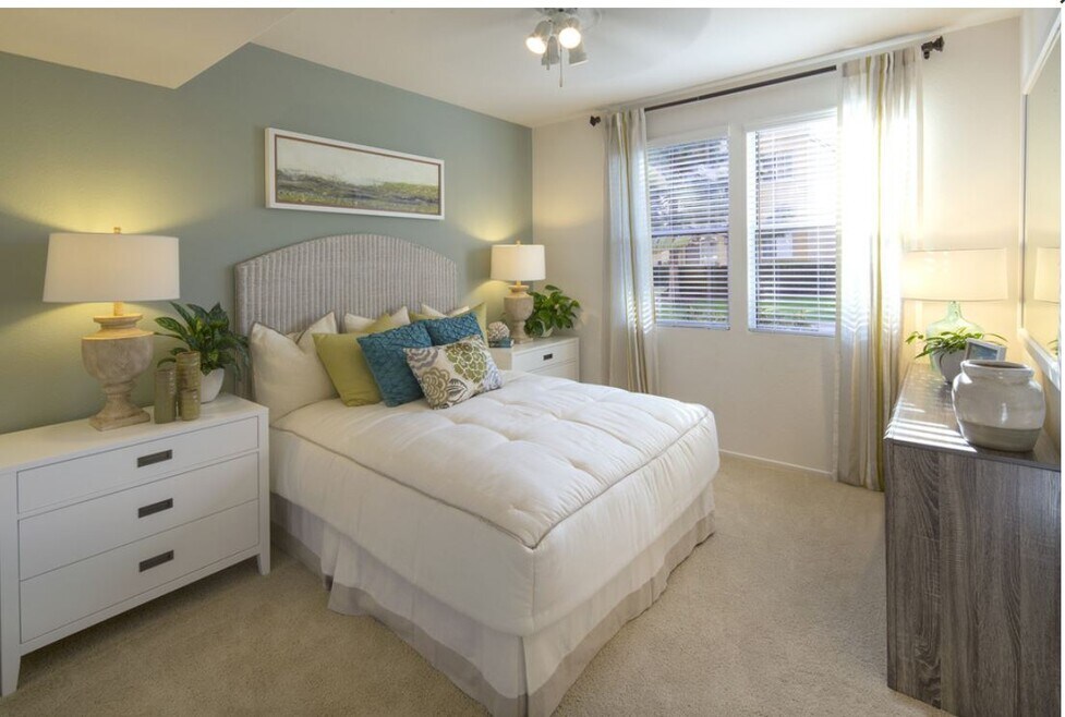 Torrey Hills Apartment Homes