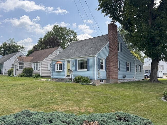 Building Photo - 59 Robbins Ave