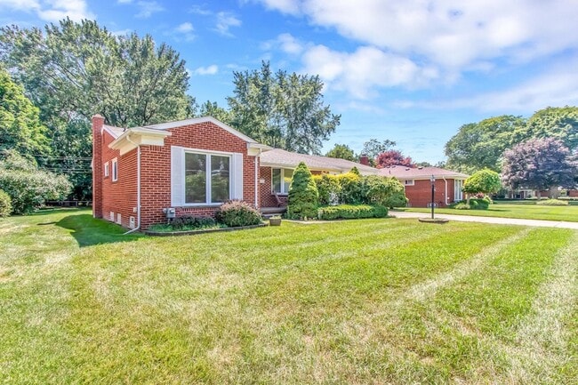 Photo - 16345 Pollyanna St House