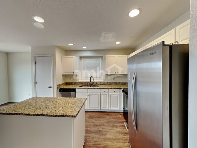 Building Photo - 9752 E 112th Drive