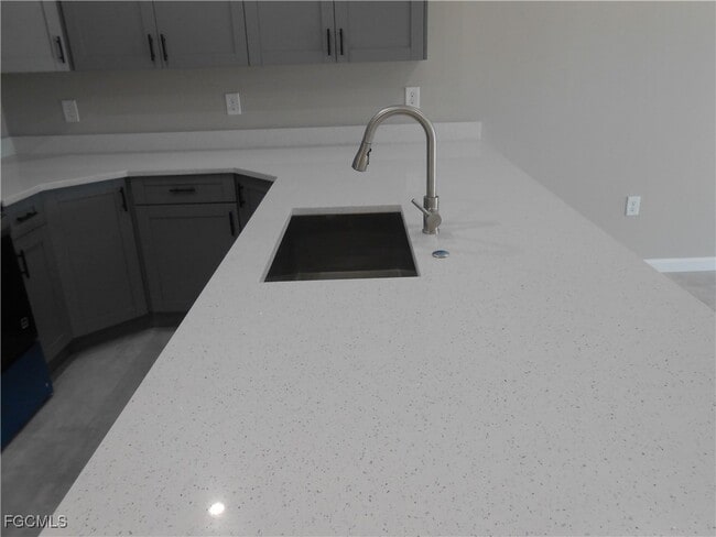 Building Photo - 937 Graystone Ave