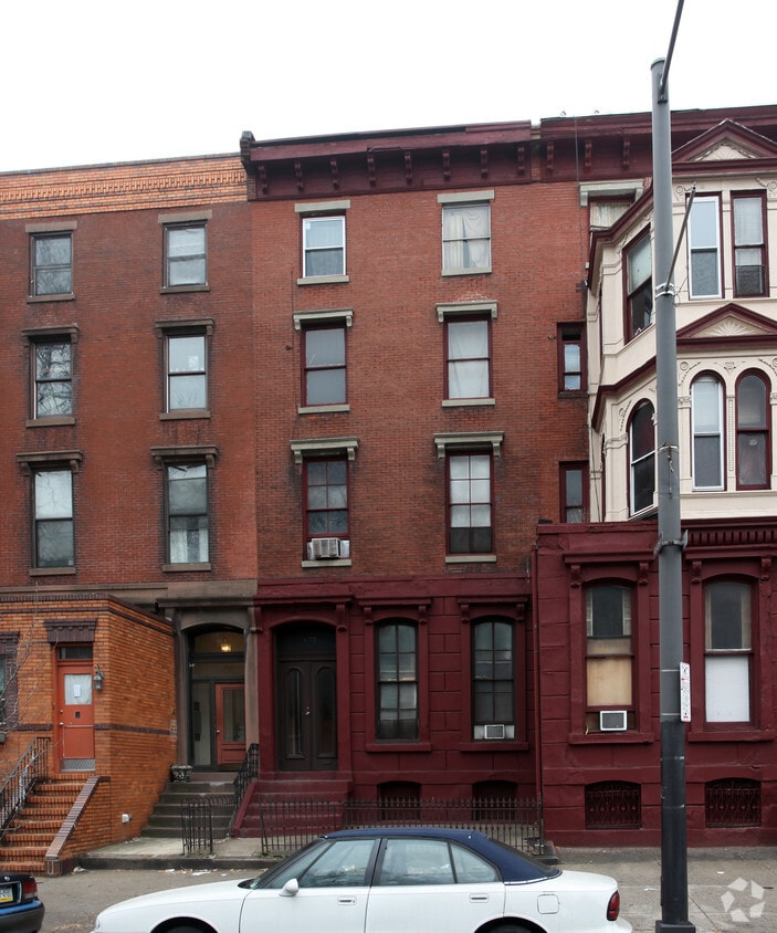 Building Photo - 1318 S Broad St