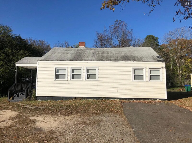 Foto principal - 5900 Wainwright Dr