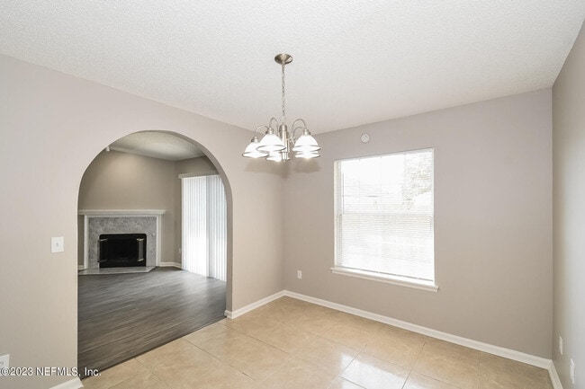 Foto del edificio - 8294 Rocky Creek Ct