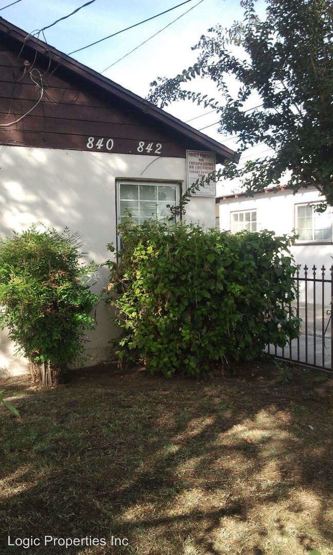 Building Photo - 834 N Davidson Ave