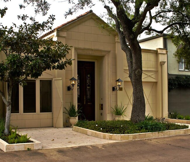 Foto del edificio - 10 S Briar Hollow Ln