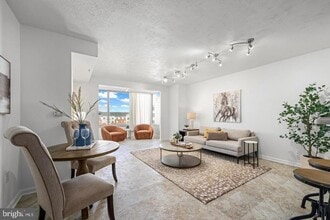 Building Photo - 2726 Gallows Rd